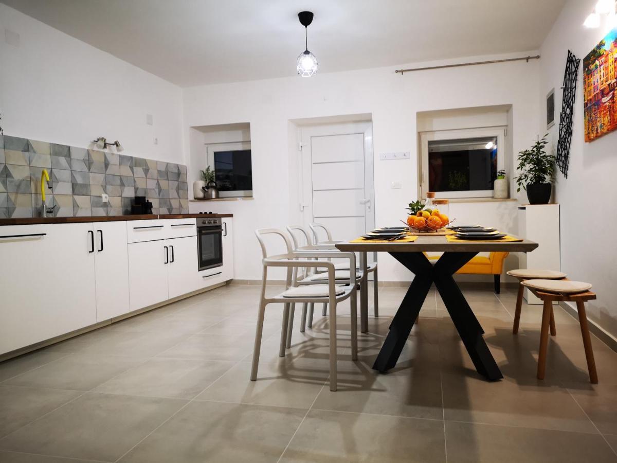 Apartment Sunrise, Coastal Istra, Pula Duga Uvala Pavicini 외부 사진