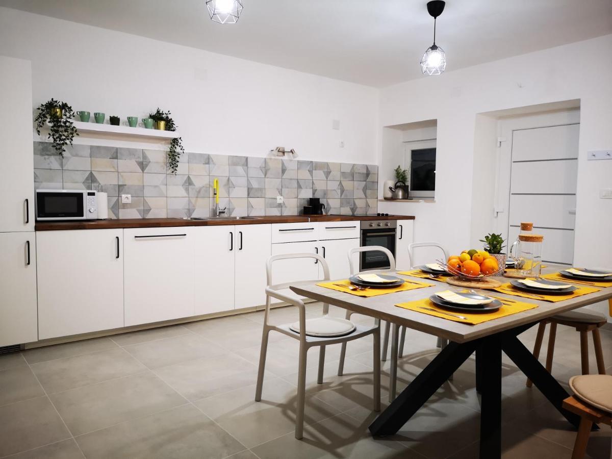 Apartment Sunrise, Coastal Istra, Pula Duga Uvala Pavicini 외부 사진